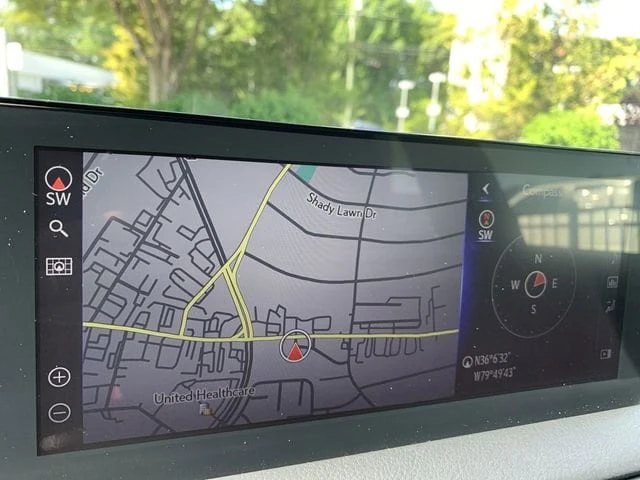 2023 Lexus IS 3rd Gen - Image 23 of 31