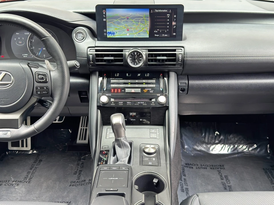 2023 Lexus IS - Image 26 of 31