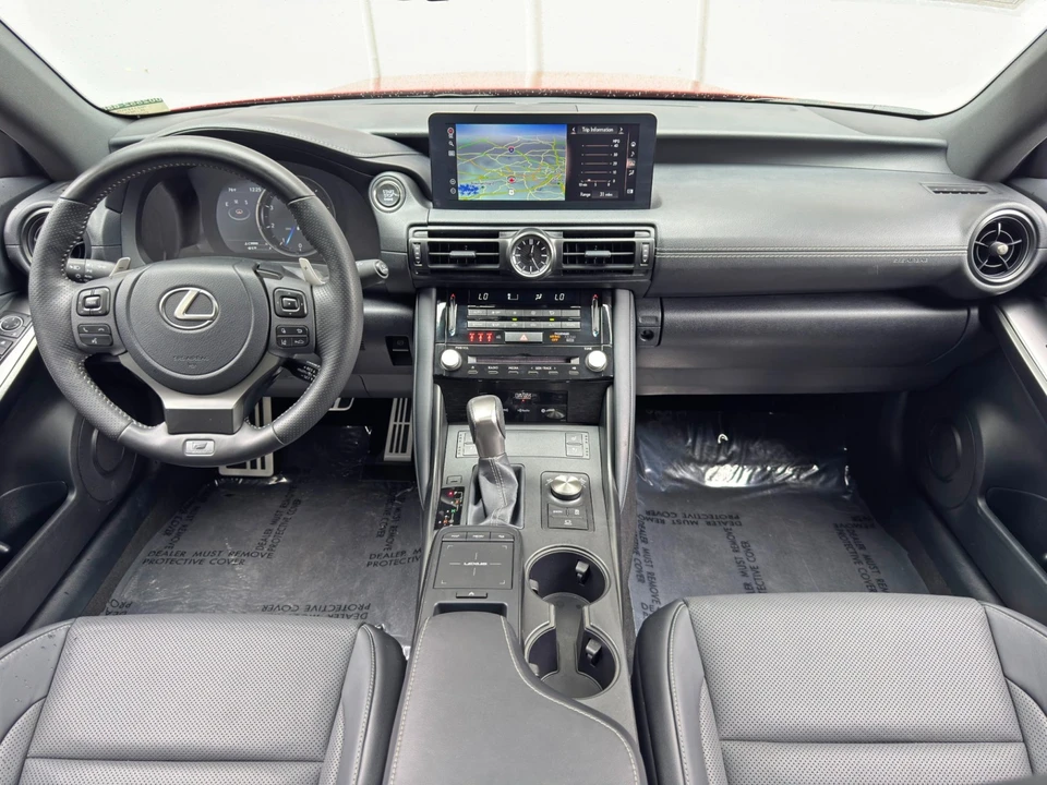 2023 Lexus IS - Image 13 of 31
