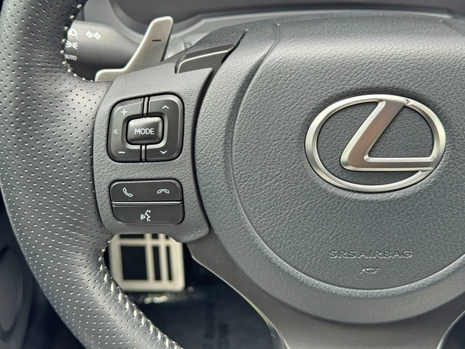 2023 Lexus IS - Image 23 of 31