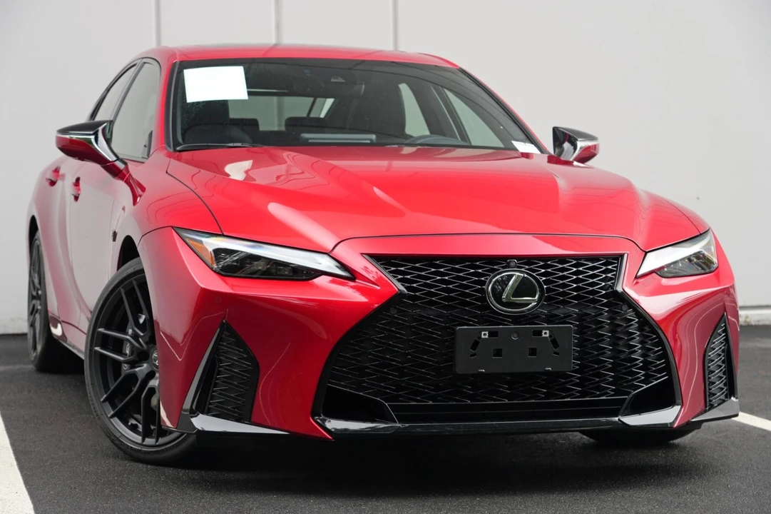 2023 Lexus IS - Image 4 of 31