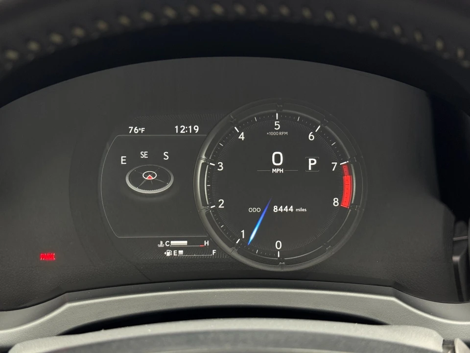 2023 Lexus IS - Image 21 of 31