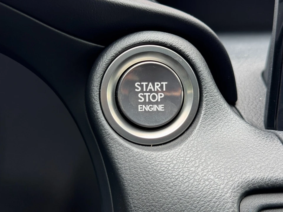 2023 Lexus IS - Image 25 of 31