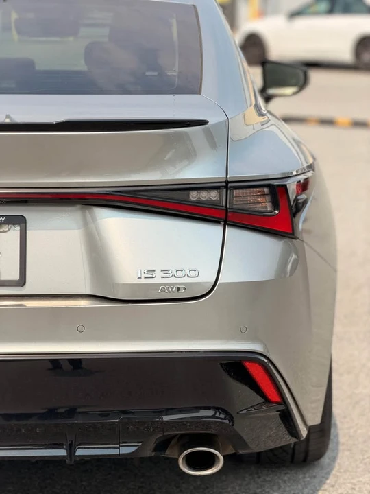 2023 Lexus IS 3rd Gen - Image 11 of 19