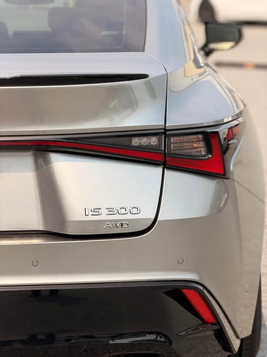 2023 Lexus IS 3rd Gen - Image 9 of 19