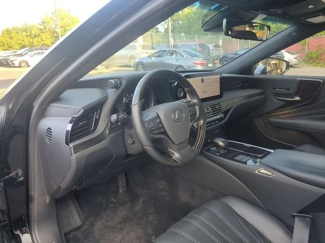 2023 Lexus LS 5th Gen - Image 11 of 13