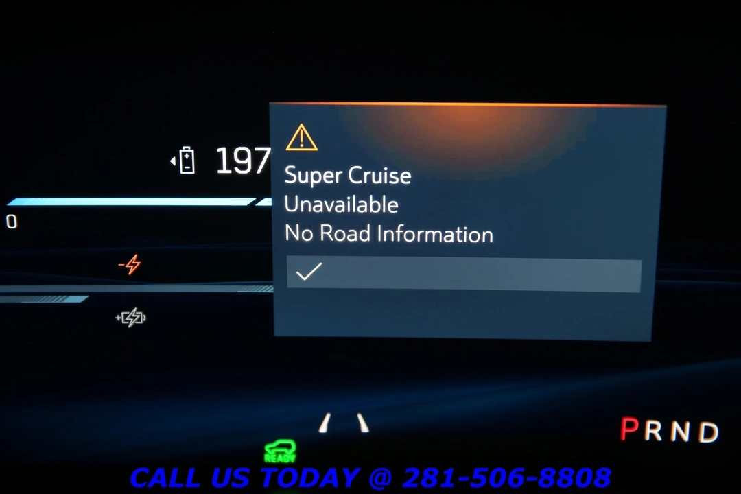 2023 Cadillac Lyriq - Image 17 of 24