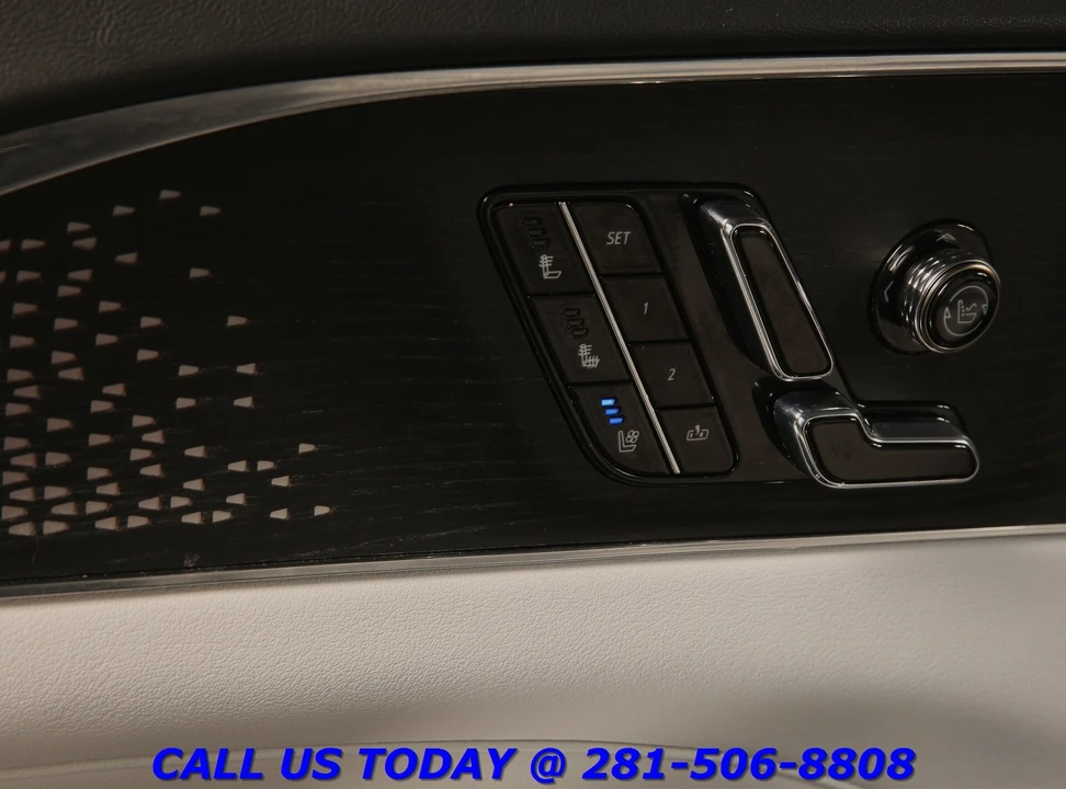 2023 Cadillac Lyriq - Image 9 of 24