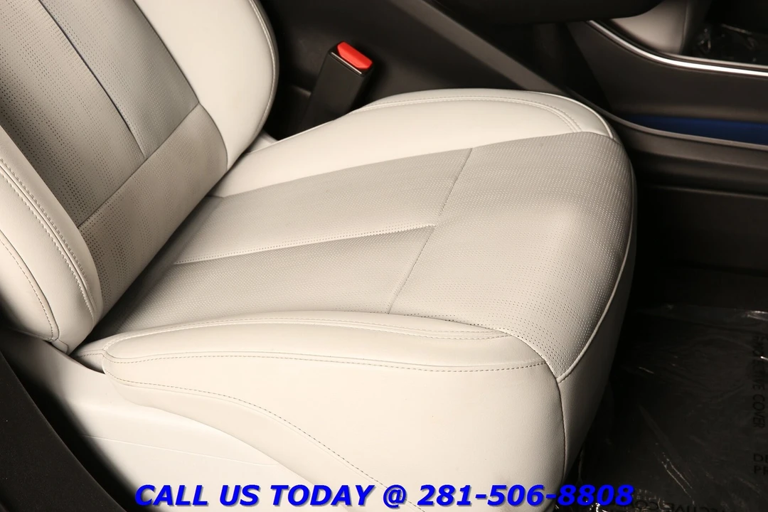 2023 Cadillac Lyriq - Image 21 of 24