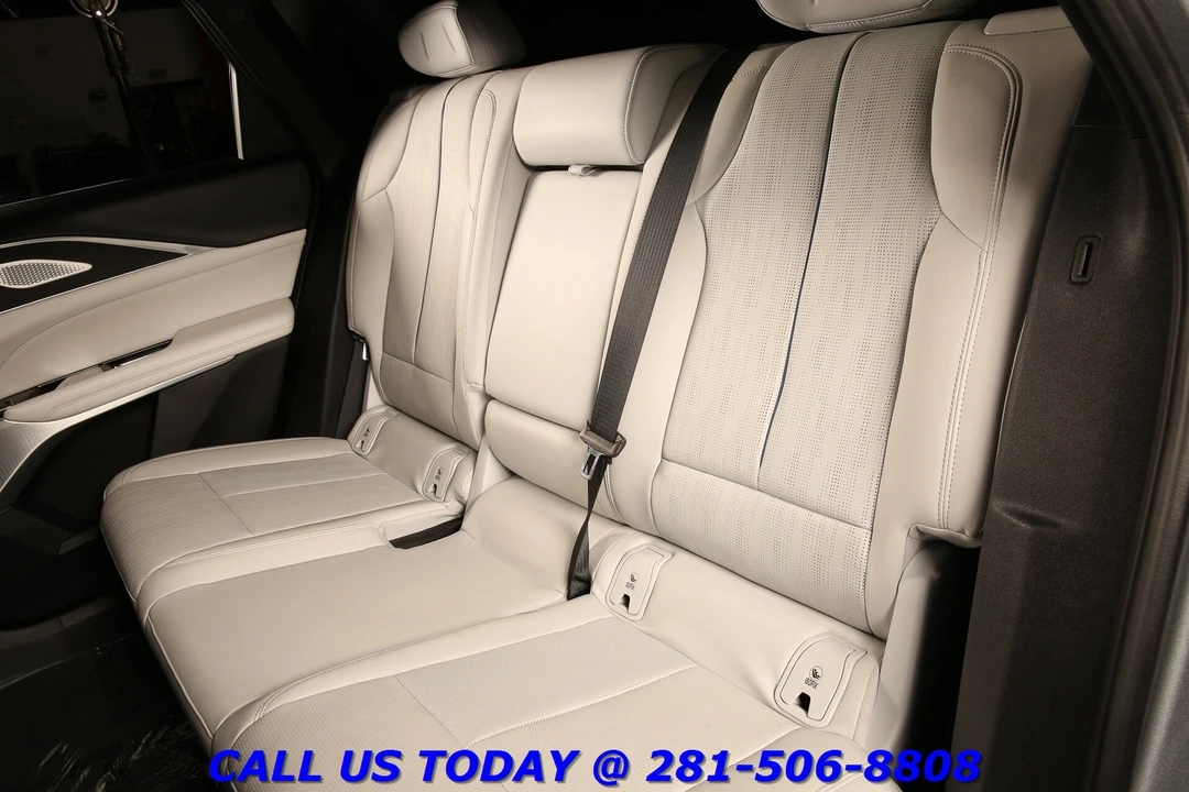 2023 Cadillac Lyriq - Image 22 of 24