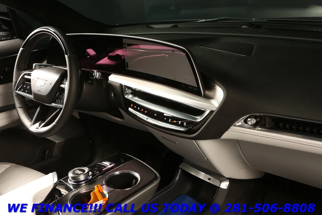 2023 Cadillac Lyriq - Image 20 of 21