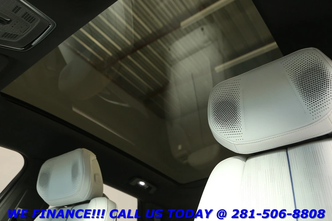 2023 Cadillac Lyriq - Image 12 of 21