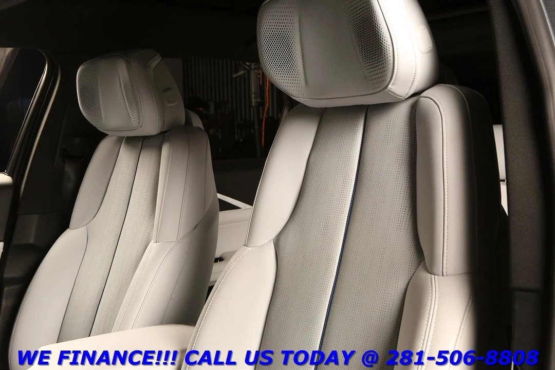 2023 Cadillac Lyriq - Image 13 of 21