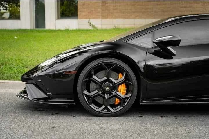 2023 Lamborghini Huracan - Image 2 of 5