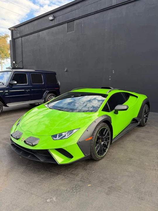 2023 Lamborghini Huracan - Image 2 of 13