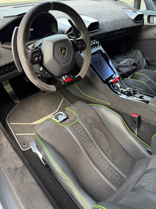 2023 Lamborghini Huracan - Image 7 of 13