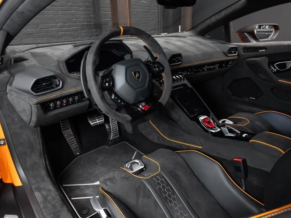 2023 Lamborghini Huracan - Image 7 of 9