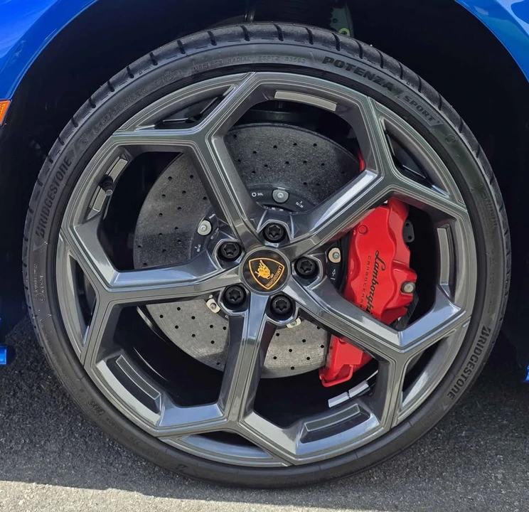 2023 Lamborghini Huracan - Image 15 of 18