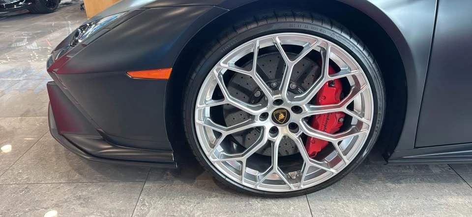 2023 Lamborghini Huracan - Image 2 of 6