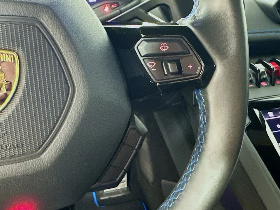 2023 Lamborghini Huracan - Image 19 of 31