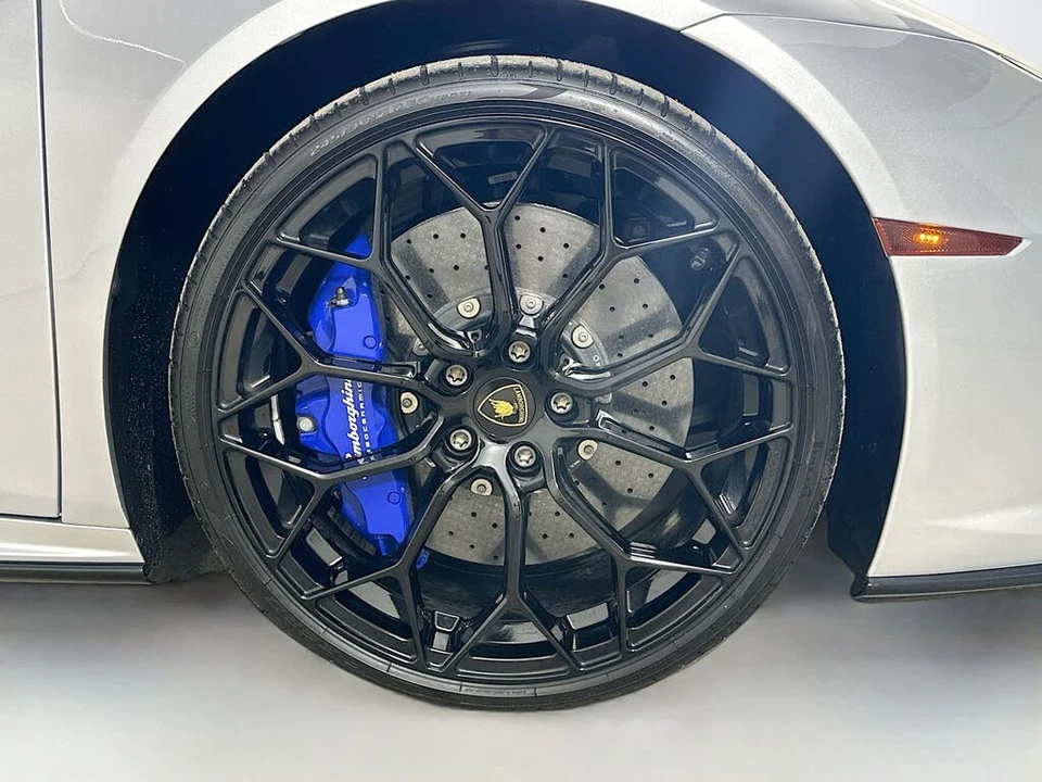 2023 Lamborghini Huracan - Image 10 of 31