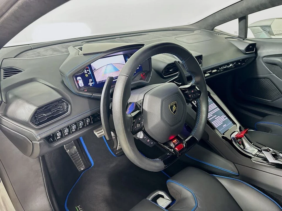 2023 Lamborghini Huracan - Image 30 of 31