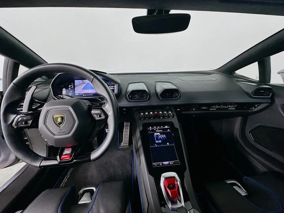 2023 Lamborghini Huracan - Image 14 of 31