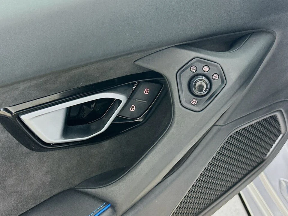 2023 Lamborghini Huracan - Image 17 of 31