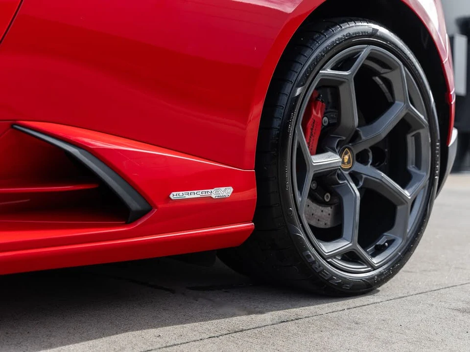 2023 Lamborghini Huracan - Image 16 of 31