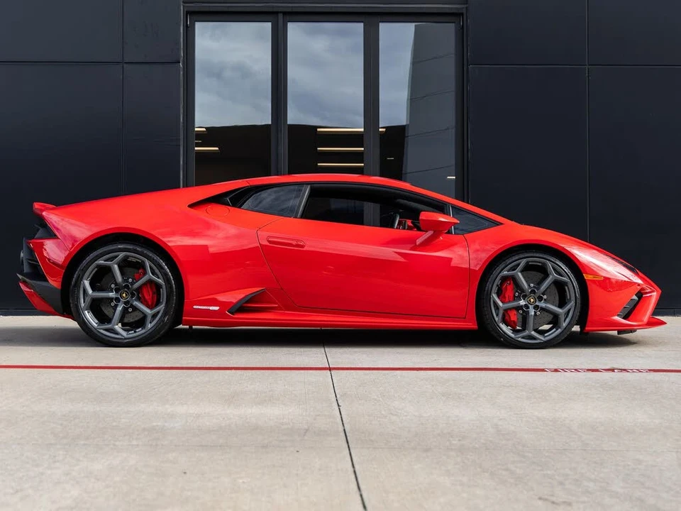 2023 Lamborghini Huracan - Image 10 of 31