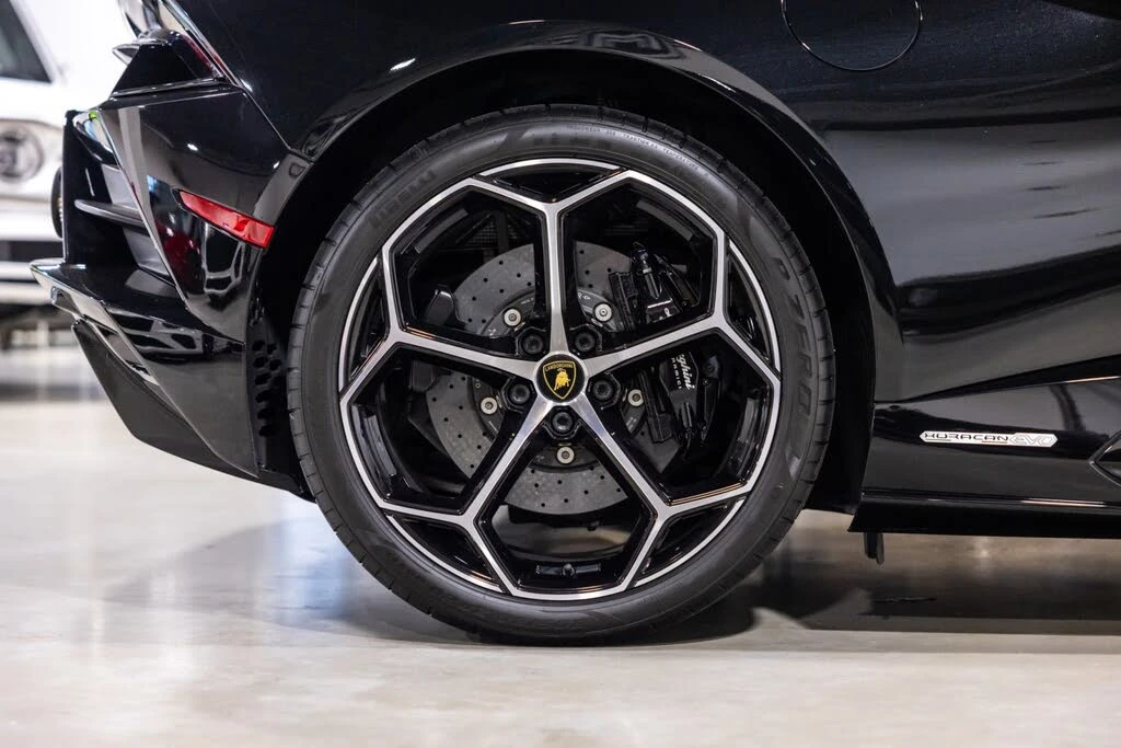 2023 Lamborghini Huracan - Image 27 of 31