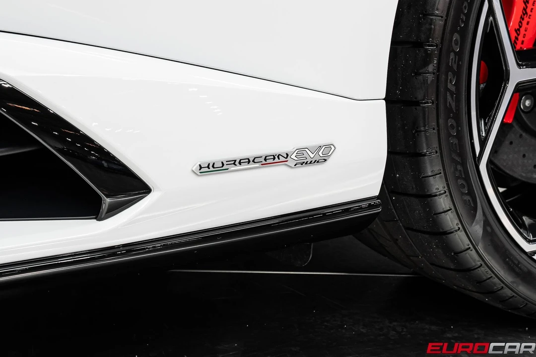 2023 Lamborghini Huracan - Image 17 of 31