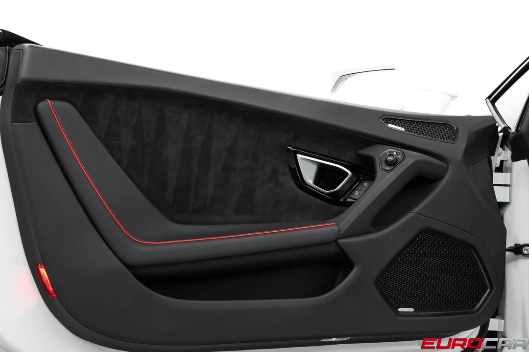 2023 Lamborghini Huracan - Image 28 of 31