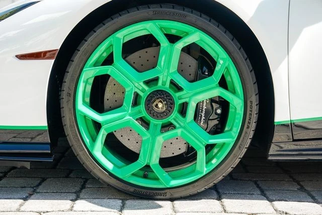 2023 Lamborghini Huracan LP640-4 EVO - Image 13 of 31