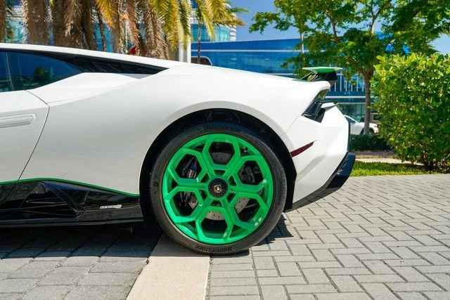 2023 Lamborghini Huracan LP640-4 EVO - Image 15 of 31