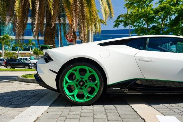 2023 Lamborghini Huracan LP640-4 EVO - Image 30 of 31