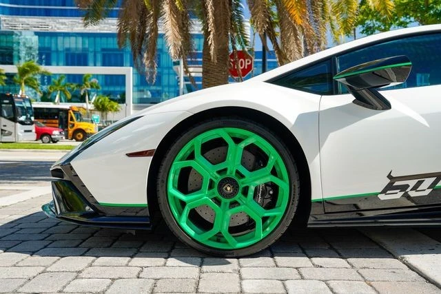 2023 Lamborghini Huracan LP640-4 EVO - Image 12 of 31
