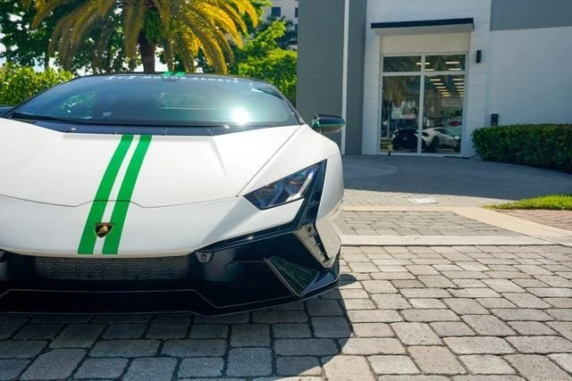 2023 Lamborghini Huracan LP640-4 EVO - Image 8 of 31