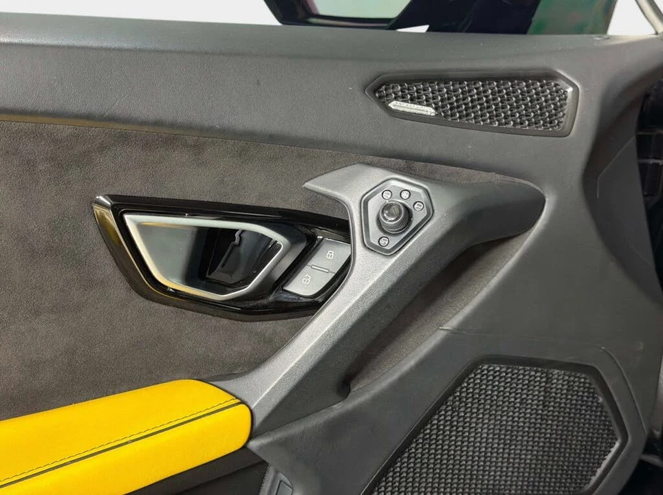 2023 Lamborghini Huracan LP610-2 EVO - Image 28 of 31