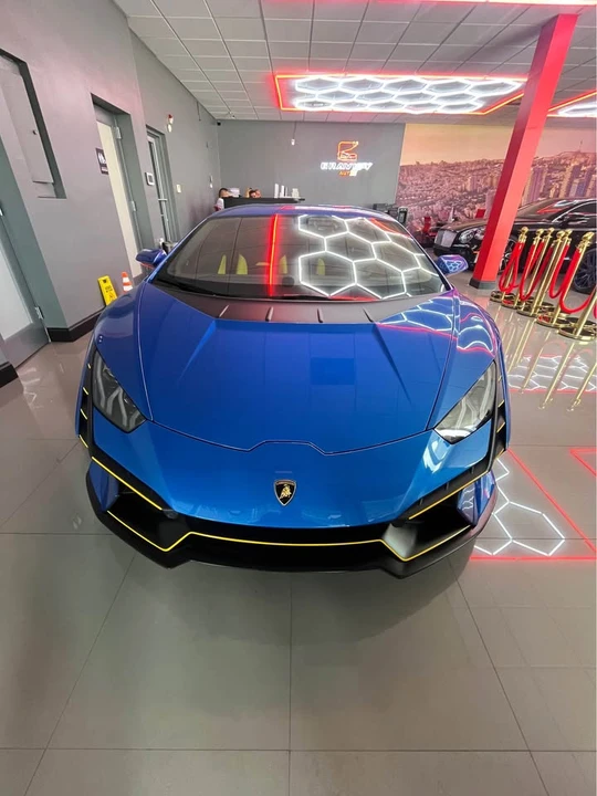 2023 Lamborghini - Image 2 of 4