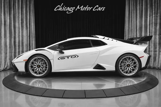 2023 Lamborghini Huracan STO
