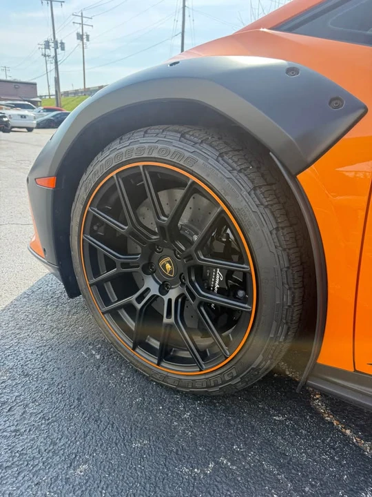 2023 Lamborghini Huracan Sterrato - Image 9 of 15