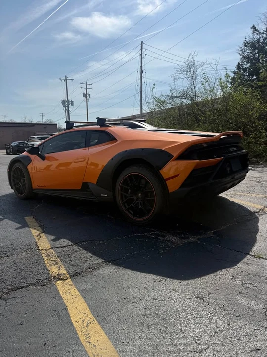 2023 Lamborghini Huracan Sterrato - Image 7 of 15