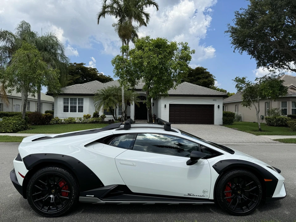 2023 Lamborghini Huracan Sterrato - Image 7 of 31