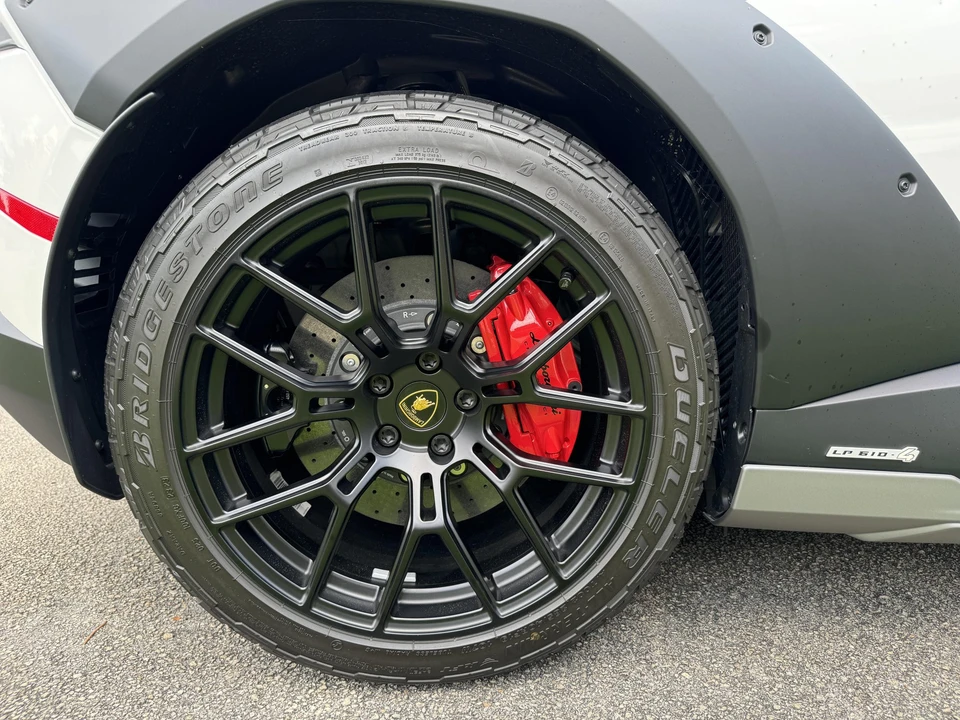 2023 Lamborghini Huracan Sterrato - Image 31 of 31