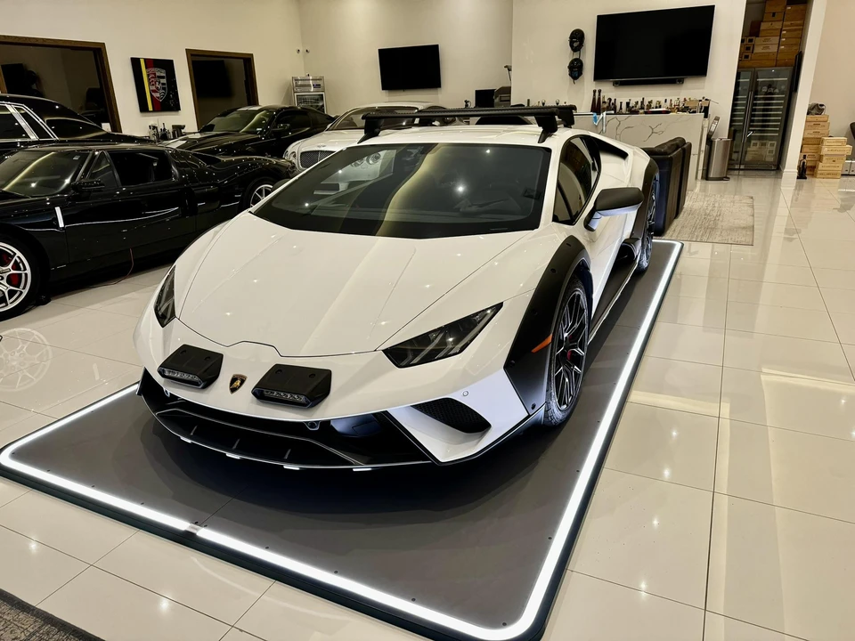 2023 Lamborghini Huracan Sterrato - Image 12 of 31