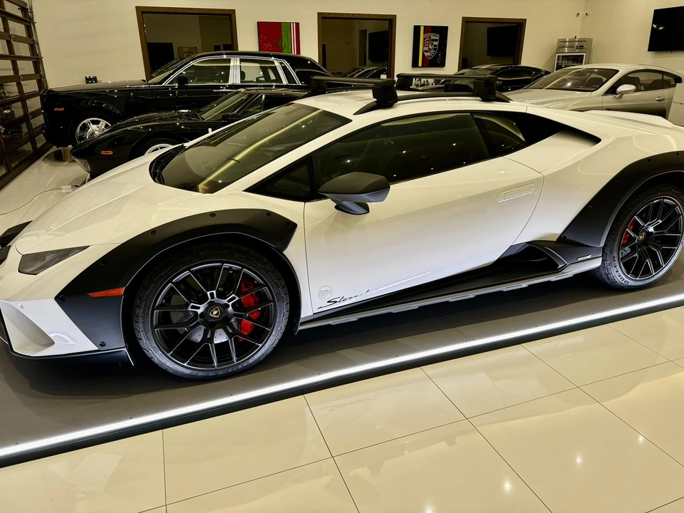 2023 Lamborghini Huracan Sterrato - Image 15 of 31