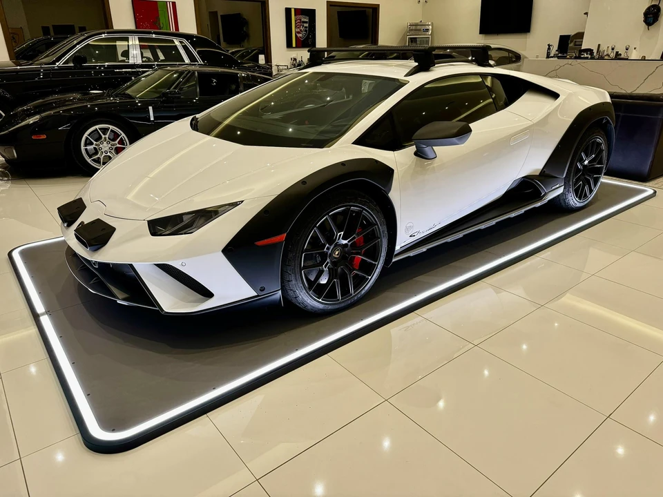 2023 Lamborghini Huracan Sterrato - Image 14 of 31