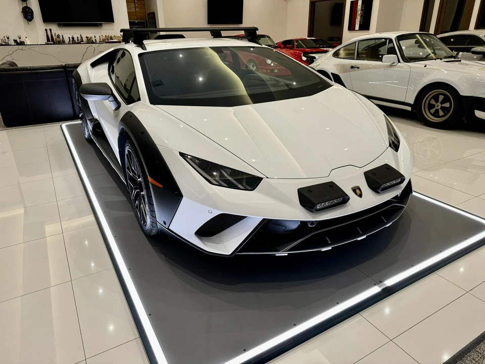 2023 Lamborghini Huracan Sterrato - Image 27 of 31