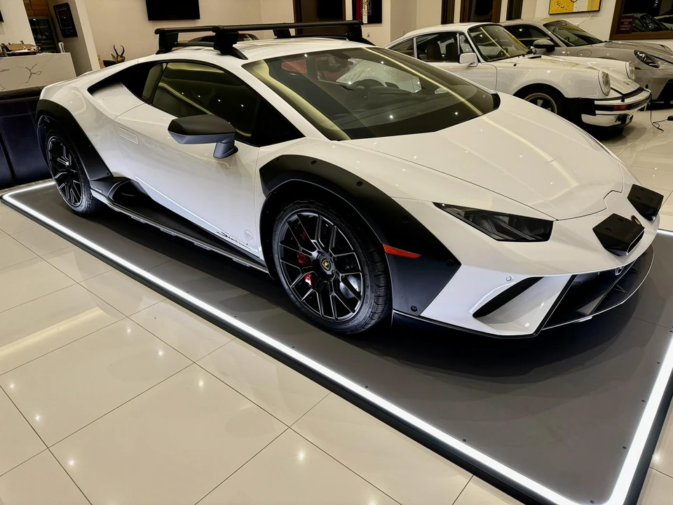 2023 Lamborghini Huracan Sterrato - Image 26 of 31